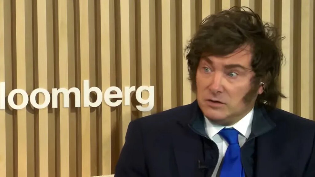 Human Rights Watch alertó por ataques de Javier Milei contra la prensa y advirtió un retroceso en la libertad de expresión