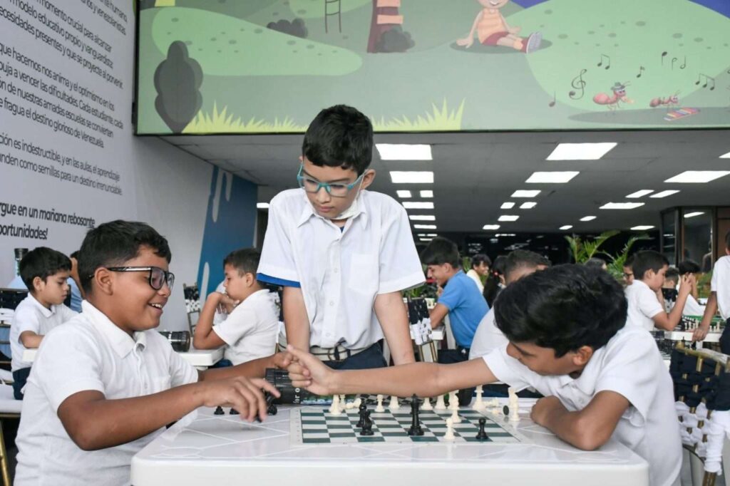 Inicia plan de masificación del ajedrez en escuelas del país