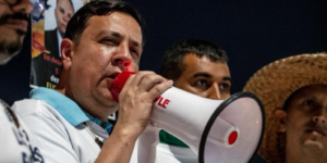Javier Tarazona volvió al Helicoide para acompañar vigilia por los presos políticos