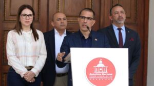 Jorge Arreaza anuncia libertad de 31 militares bajo medidas alternativas