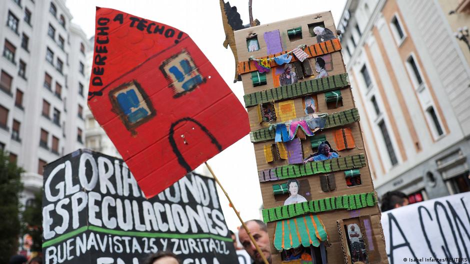 Jóvenes latinoamericanos: una generación sin hogar