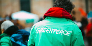 Justicia de EEUU ordena a Greenpeace pagar USD 345 millones de dólares a operador de oleoducto – AlbertoNews