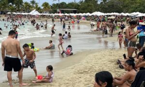 La Guaira registra ocupación total de playas en inicio de carnavales