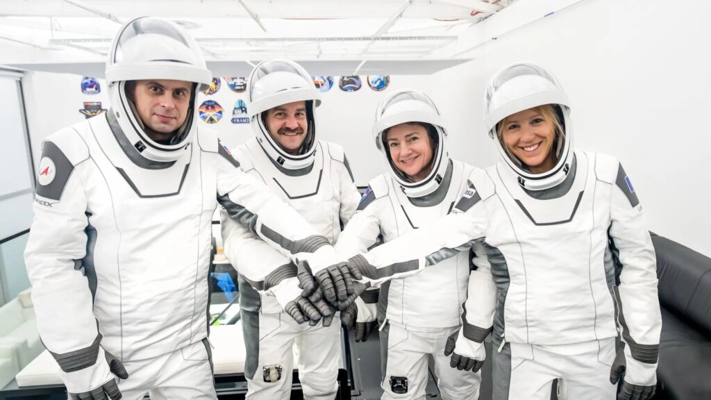 La NASA retrasa de nuevo el despegue del relevo de la tripulación evacuada de la EEI