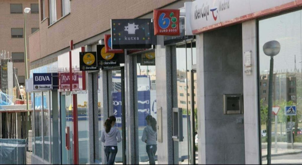 La banca incluirá el riesgo ESG en su gestión y a partir de 2027 entrará en el test de estrés