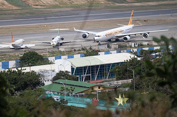 La demanda de vuelos en avión crece en 2025, especialmente en viajes internacionales
