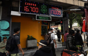 La fortaleza del peso golpea la competitividad de las exportaciones mexicanas a EE.UU.