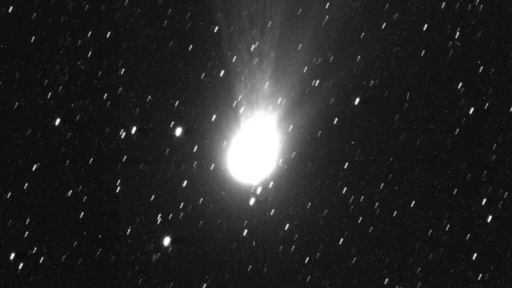 La misión a Júpiter capta una increíble imagen del cometa interestelar 3I/Atlas en su trayectoria de alejamiento