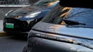 La pugna por el mercado de los electroautos en Sudamérica