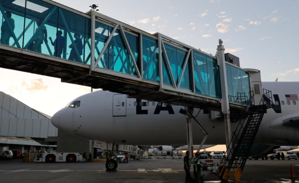 Llegó a Maiquetía un nuevo vuelo con más de 130 venezolanos deportados de EEUU
