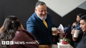 «Los agentes están cazando a las personas cuando salen a tirar la basura»: el pastor mexicano que ayuda a los migrantes que se esconden de ICE en Minesota