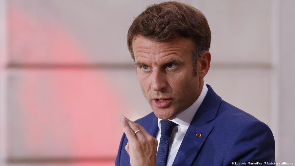 Macron llama a la calma ante protesta por joven asesinado