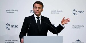 Macron llama a la calma tras la muerte de un joven ultranacionalista en un altercado en Lyon