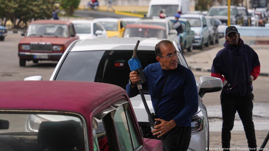 México afirma que enviará "ayuda humanitaria" a Cuba