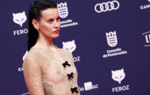 Milena Smit y sus transparencias en los Premios Feroz