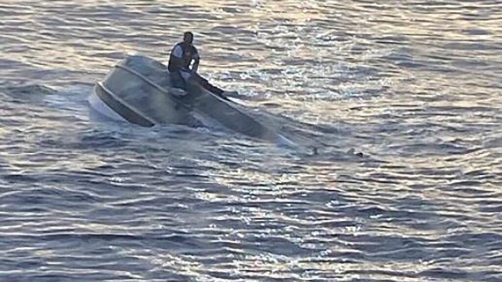 Mueren al menos 14 inmigrantes al chocar su embarcación con barco de guardacostas griego - AlbertoNews
