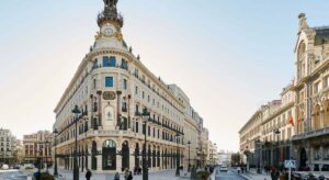 OHLA y Mohari formalizan el acuerdo para repartirse los activos del Complejo Canalejas en Madrid