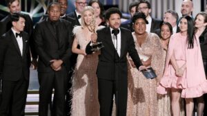 PREMIOS GRAMMY | Trump amenaza con demandar al presentador de la gala de los Grammy por vincularlo a Epstein | elperiodico.com