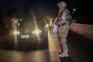 Pakistán anuncia una «guerra abierta» contra Afganistán tras bombardear Kabul