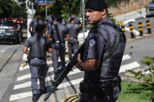Persecución policial dejó un sospechoso muerto y cuatro heridos de bala en Brasil – AlbertoNews