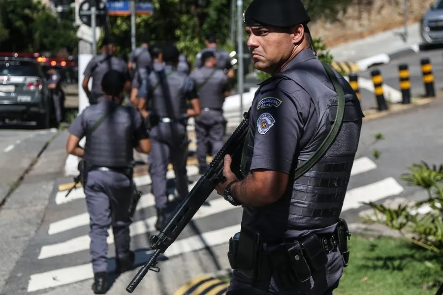 Persecución policial dejó un sospechoso muerto y cuatro heridos de bala en Brasil - AlbertoNews
