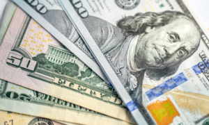 Precio del dólar del 20 de febrero pasa los 400 bolívares
