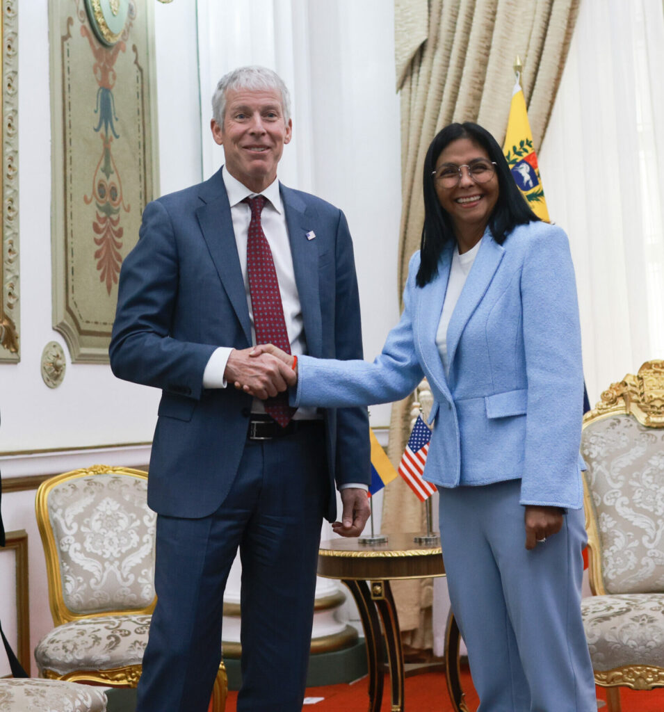 Presidenta (e) recibe al secretario de energía de EEUU