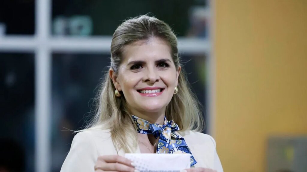 Quién es Laura Fernández, la Bukele de Costa Rica que arrasó en las elecciones