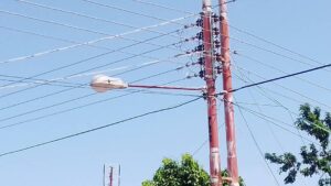 Reportan fluctuaciones eléctricas en varios estados