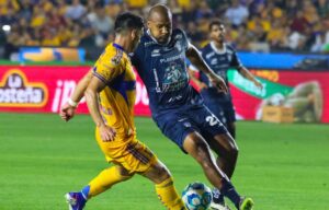 Salomón Rondón marca y guía triunfo del Pachuca ante Tigres