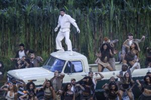Seis poderosos mensajes de Bad Bunny durante su actuación en el Super Bowl – AlbertoNews