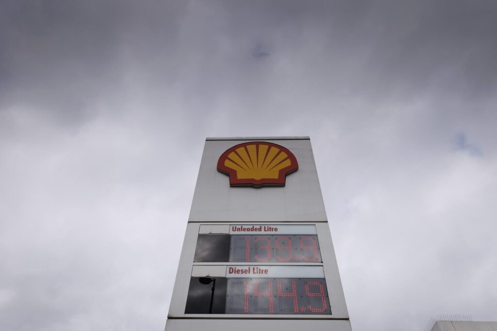 Shell evalúa inversiones en proyectos costa afuera en Venezuela por valor de miles de millones de dólares, dice el CEO a CNBC - AlbertoNews