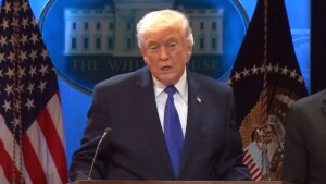 Tras fallo de la Corte de EEUU, Donald Trump anunció un nuevo arancel general del 10% bajo otros mecanismos