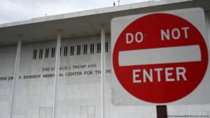 Trump anuncia el cierre del Centro Kennedy durante dos años