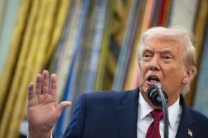 Trump anuncia «grandes operaciones de combate» contra el régimen iraní