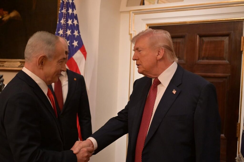 Trump transmite a Netanyahu su preferencia de seguir con las negociaciones nucleares con Irán