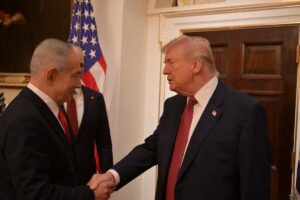 Trump transmite a Netanyahu su preferencia de seguir con las negociaciones nucleares con Irán | europapress.es