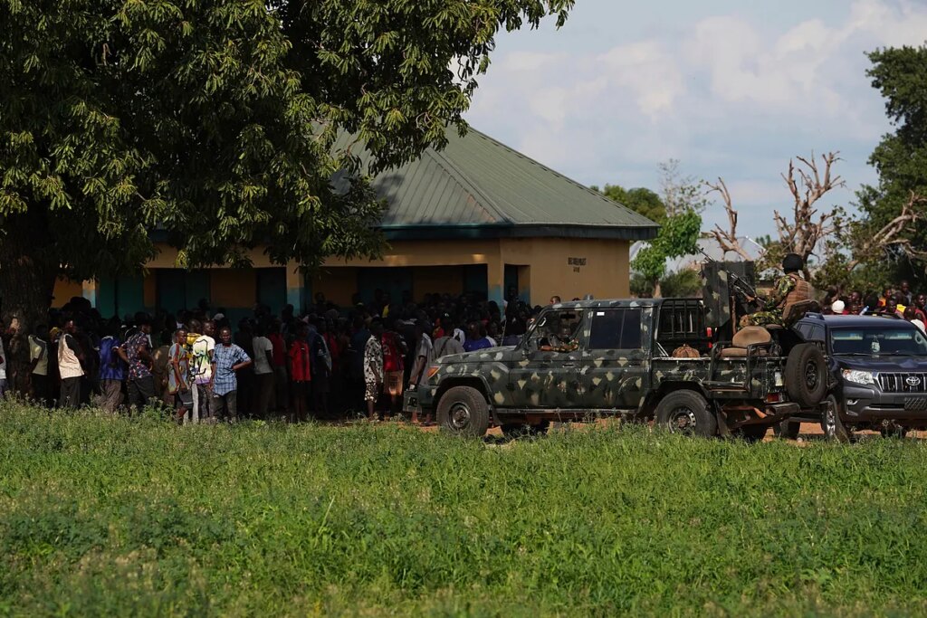 Un ataque de individuos armados en dos comunidades de Nigeria deja al menos 175 muertos
