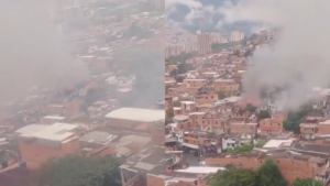 Un paciente psiquiátrico habría iniciado el incendio que consumió varias casas en el barrio Andalucía del nororiente de Medellín: esto se sabe