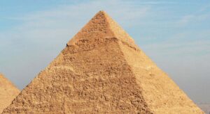 Un satélite descubre una desconocida y enorme estructura subterránea enterrada bajo la pirámides de Giza