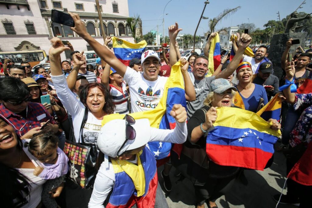 Venezolanos marchan en Lima para reclamar excarcelación de presos políticos y elecciones - AlbertoNews