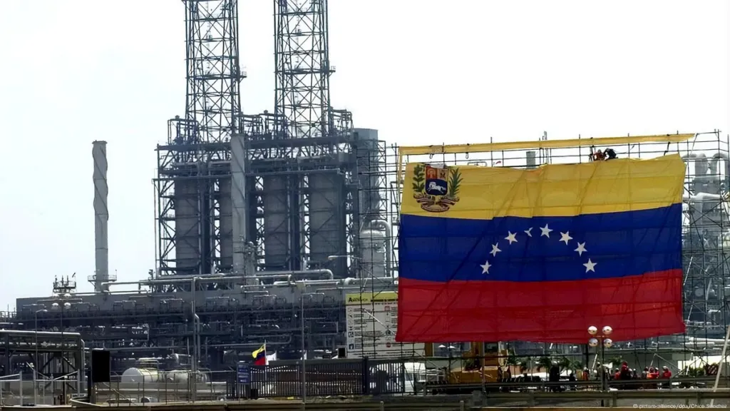 Venezuela aprobó una profunda reforma petrolera que abre el sector a capitales extranjeros
