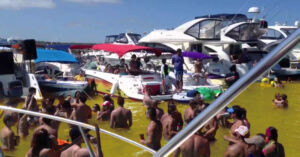Venezuela se convierte en el primer país con una playa 100% de orina – El Chigüire Bipolar