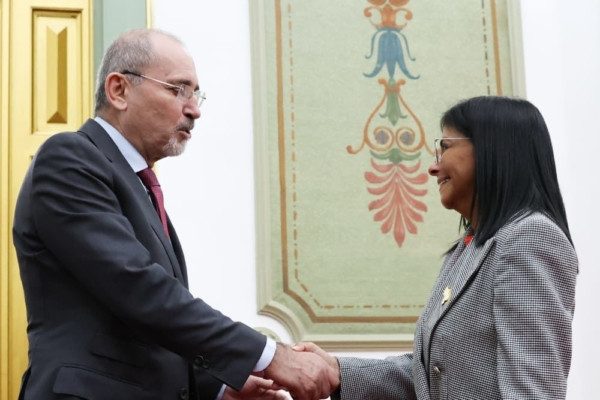 Venezuela y Jordania evalúan reducción de costos de exportación para productos nacionales