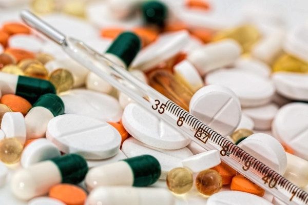 Ventas de medicamentos se ralentizaron con alza 17,5% en unidades al cierre de 2025