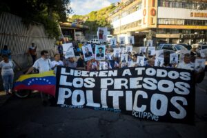 Vigilia en El Helicoide por libertad de presos políticos