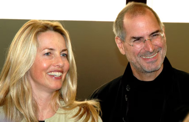 Viuda de Steve Jobs redistribuye la mitad de su fortuna en causas globales
