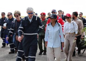 Wright tras visitar campos de crudo: Chevron puede elevar producción a 300 mil barriles diarios