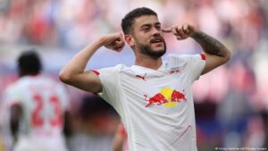 dos delanteros opuestos en Bundesliga