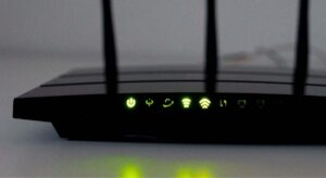 la solución aprovechando los viejos cables de tu casa para tener un red de alta velocidad